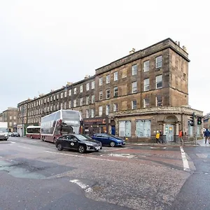 Stunning 2-bed In Central Edinburgh